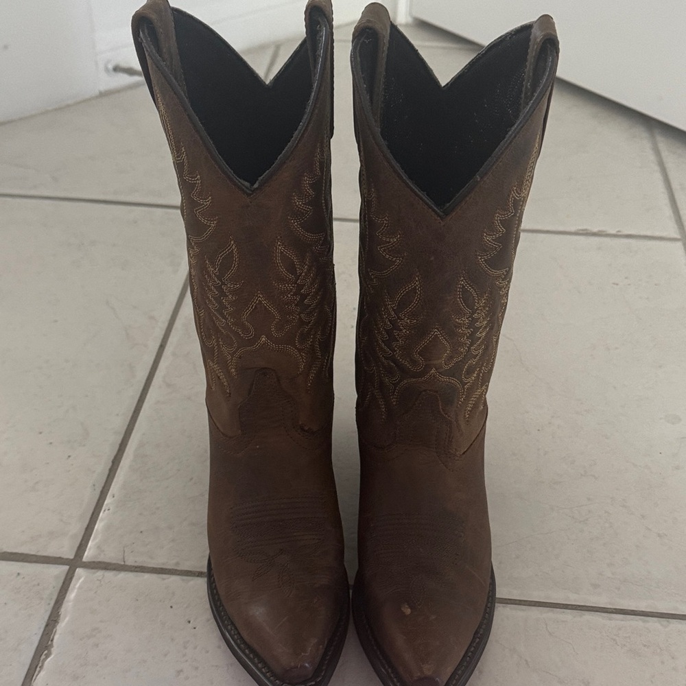 Laredo Tan Leather Heeled Boots